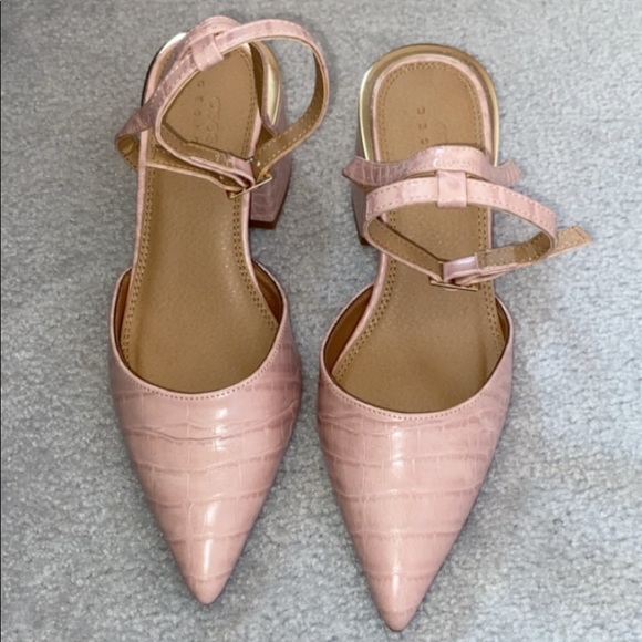 Pink leather block heel sandals with ankle straps - Picture 3 of 3